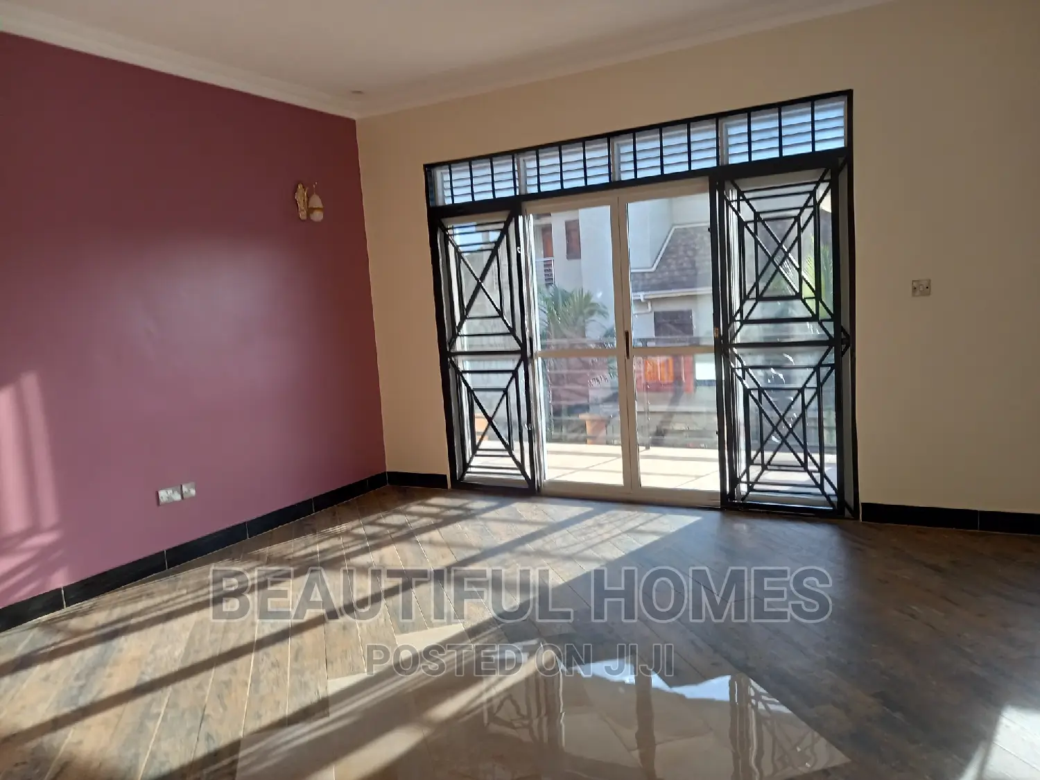 Furnished 7bdrm Duplex in Kira First Class for sale in Kira