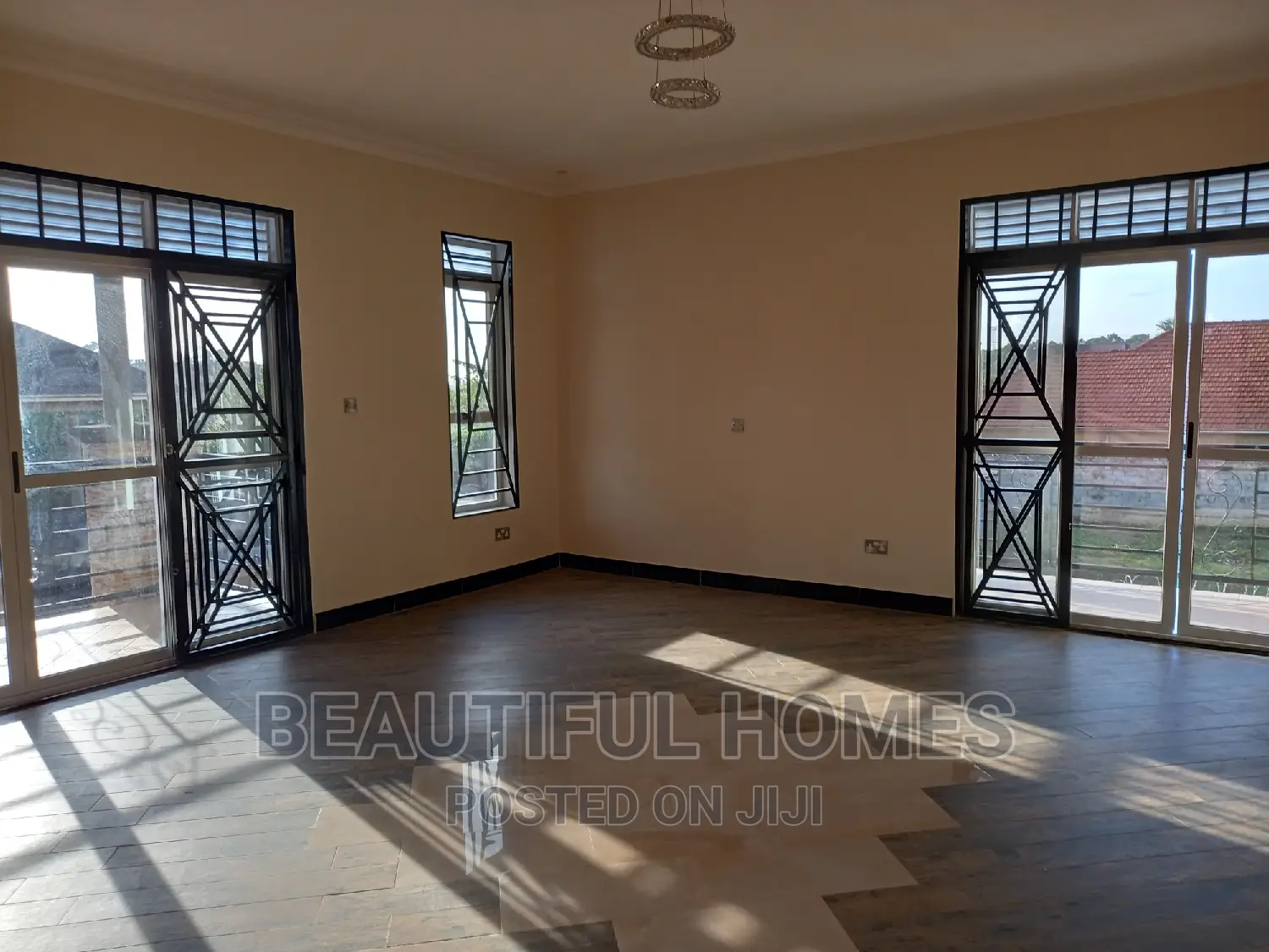 Furnished 7bdrm Duplex in Kira First Class for sale in Kira