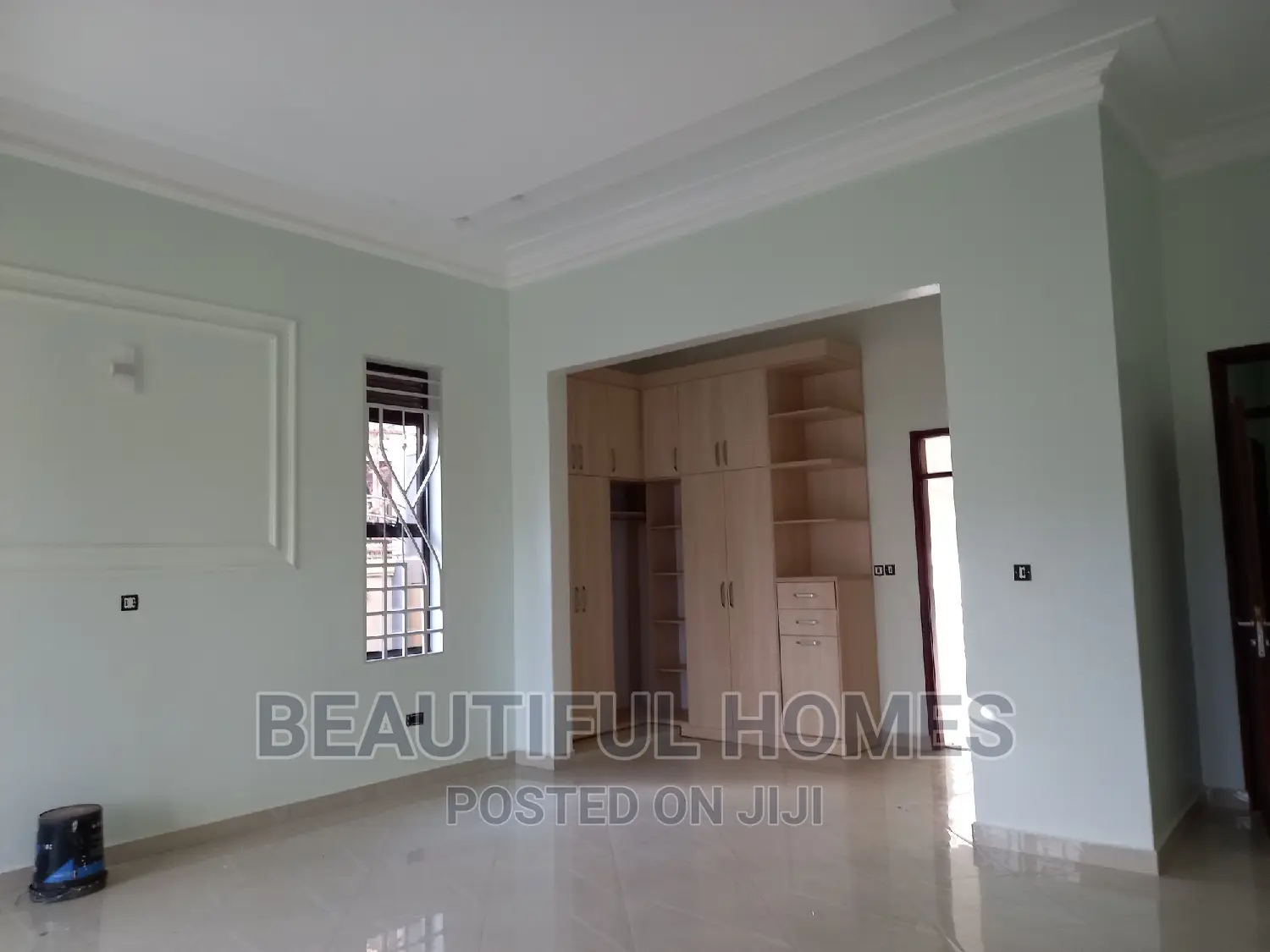 Furnished 5bdrm Mansion in Kira Mamerito for sale in Kira