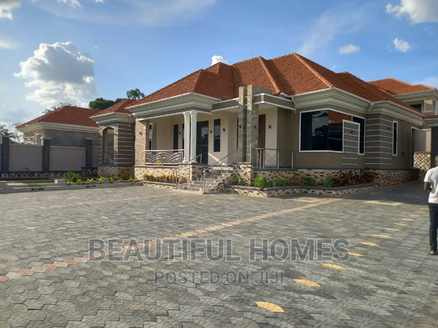 Furnished 5bdrm Bungalow in Kira All Tarmack for sale in Kira