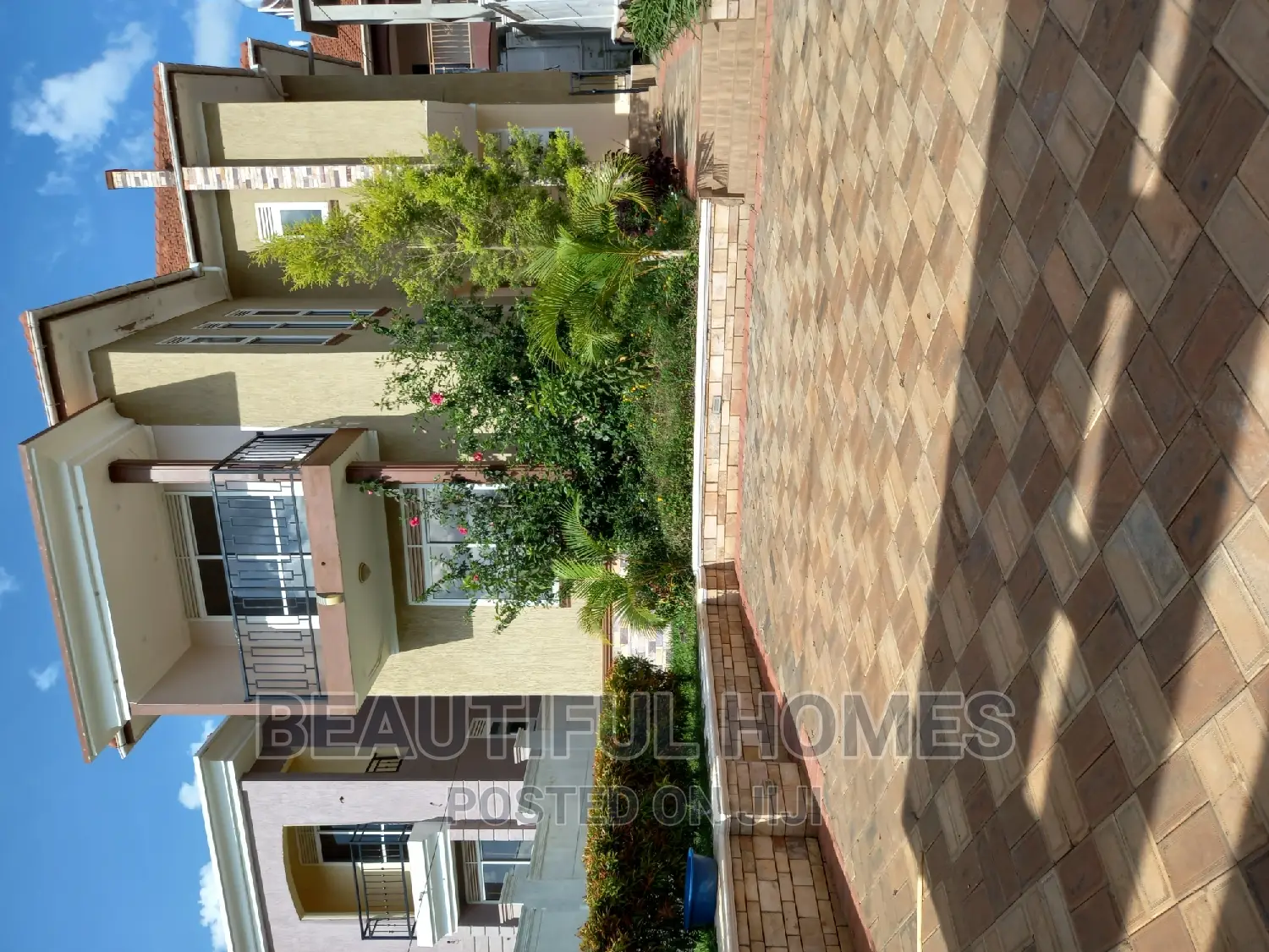 Furnished 4bdrm Duplex in Kira Tarmack, Central Division for sale in Central Division