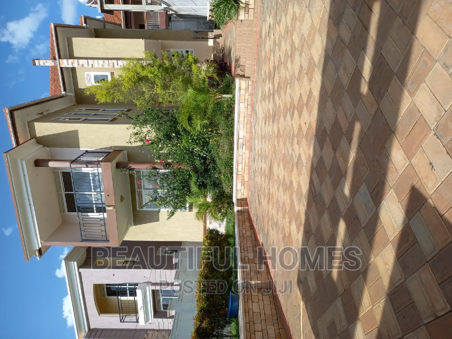 Furnished 4bdrm Duplex in Kira Tarmack, Central Division for sale in Central Division