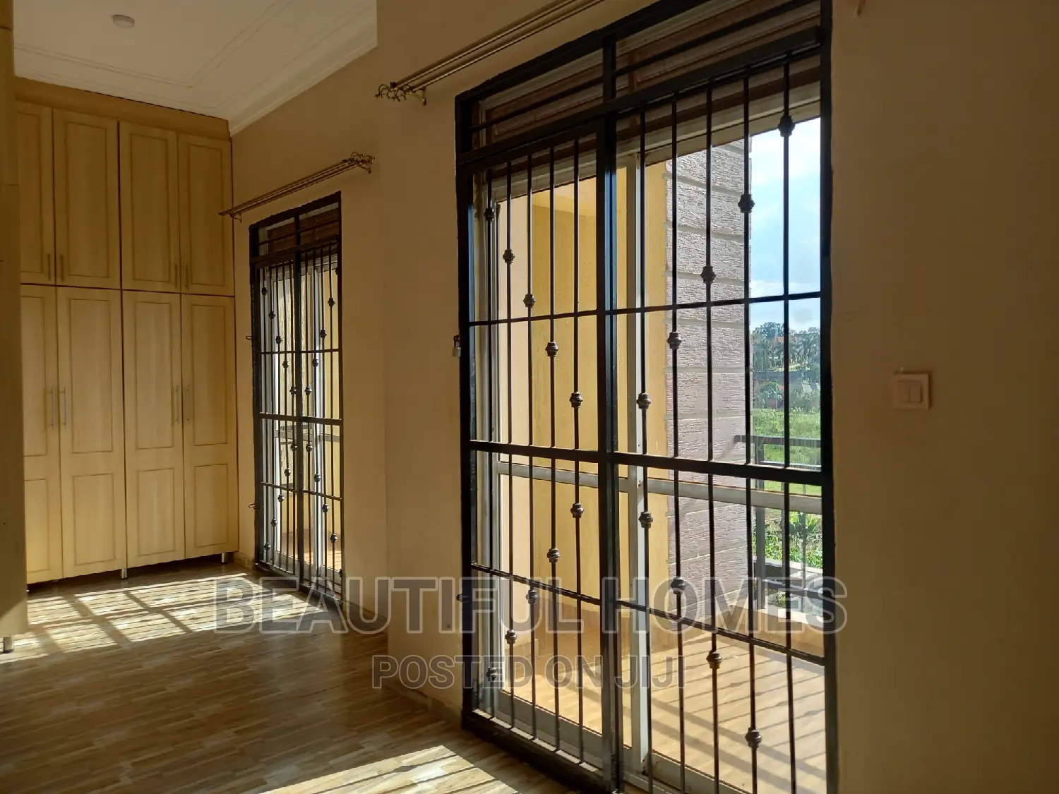Furnished 4bdrm Duplex in Kira Diplomat for sale in Kira