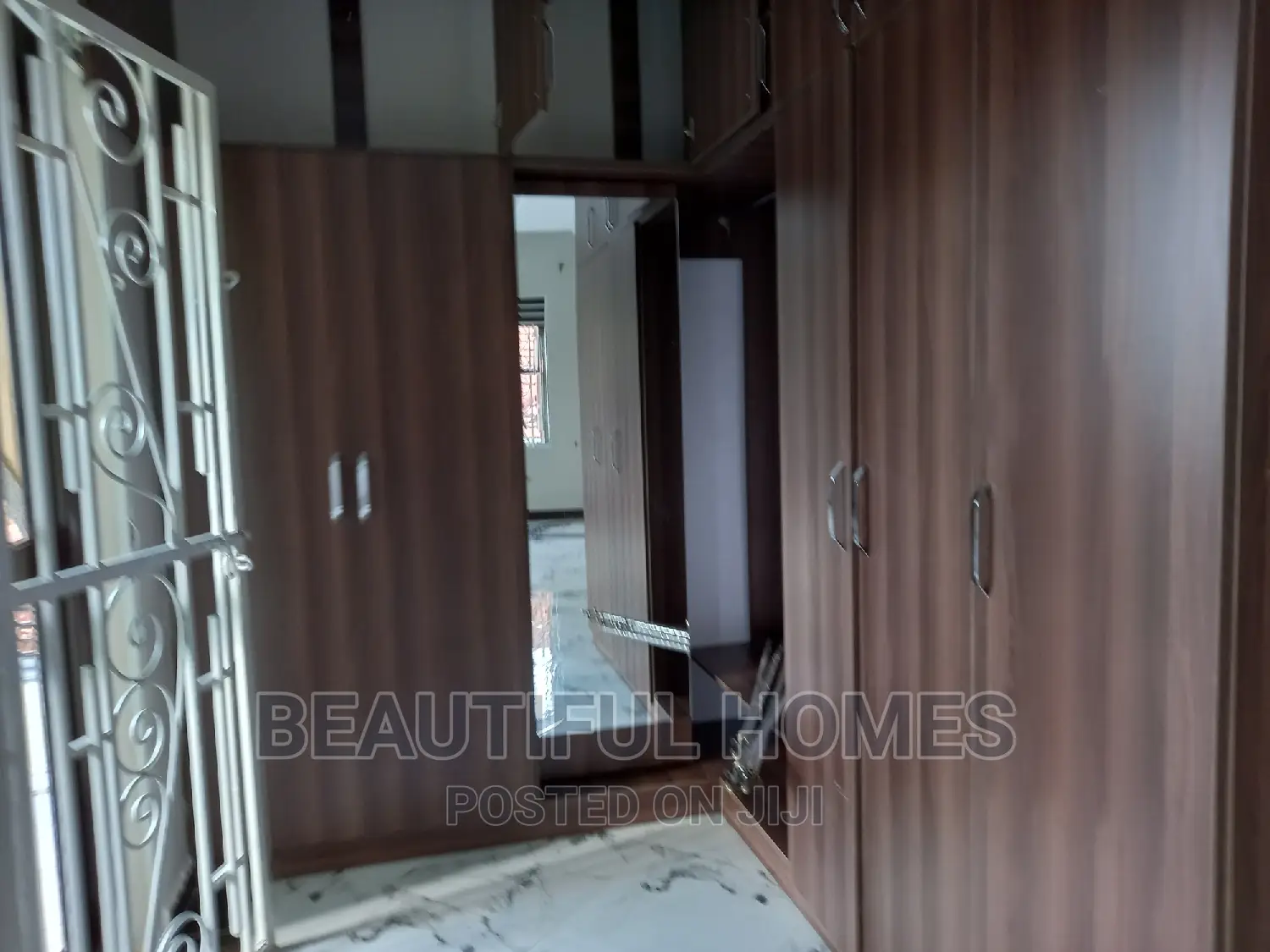 Furnished 6bdrm Duplex in Kira for sale in Kira