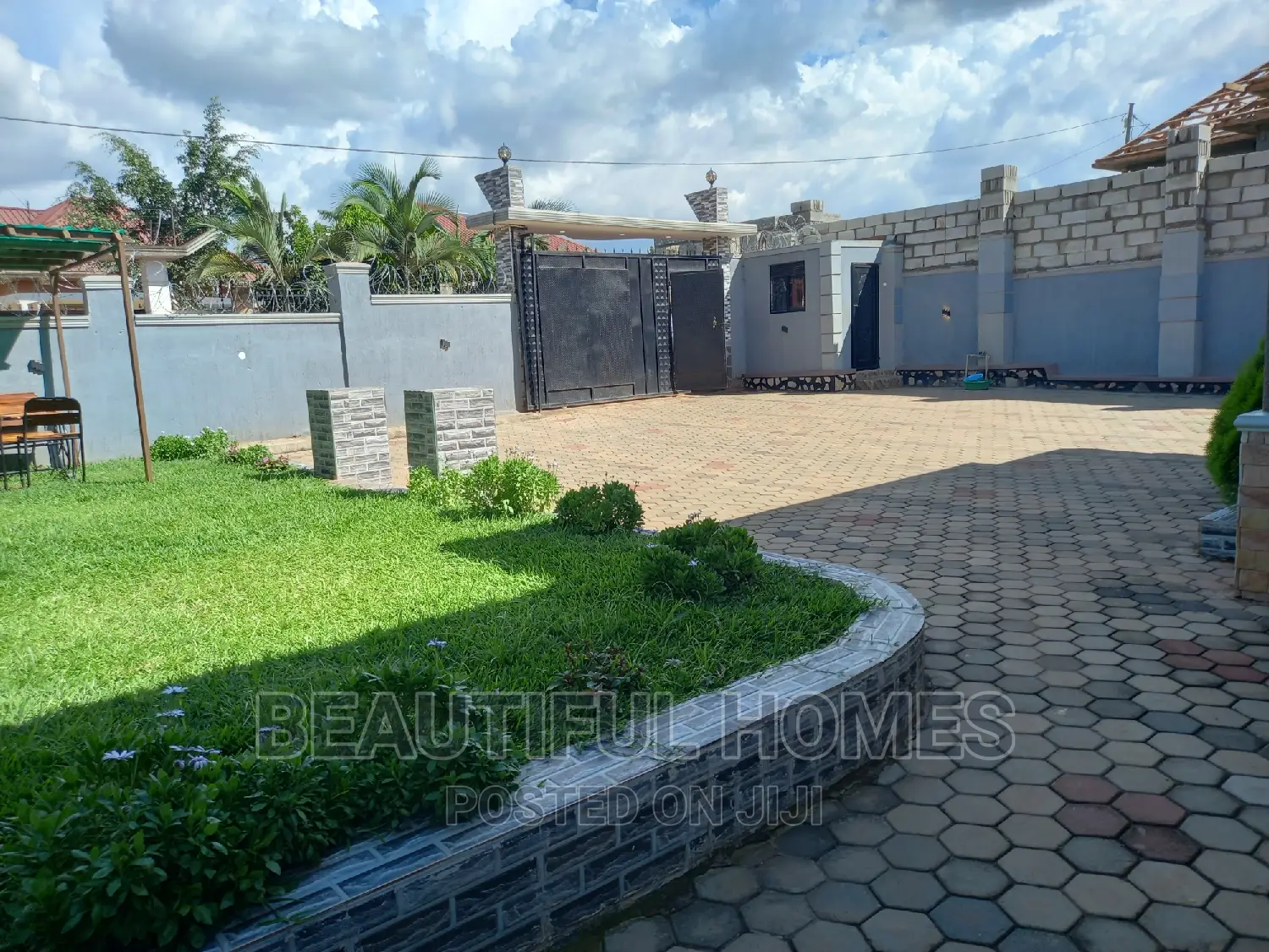 Furnished 4bdrm Bungalow in Kira for sale in Kira