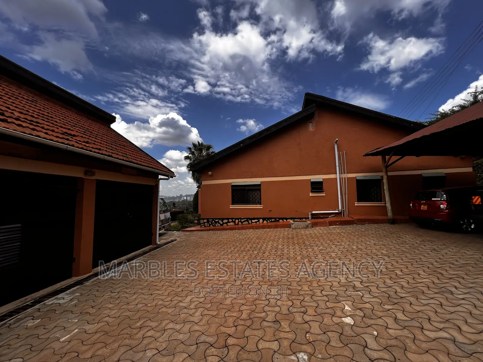 4bdrm Bungalow in Mbuya, Central Division for rent in Central Division