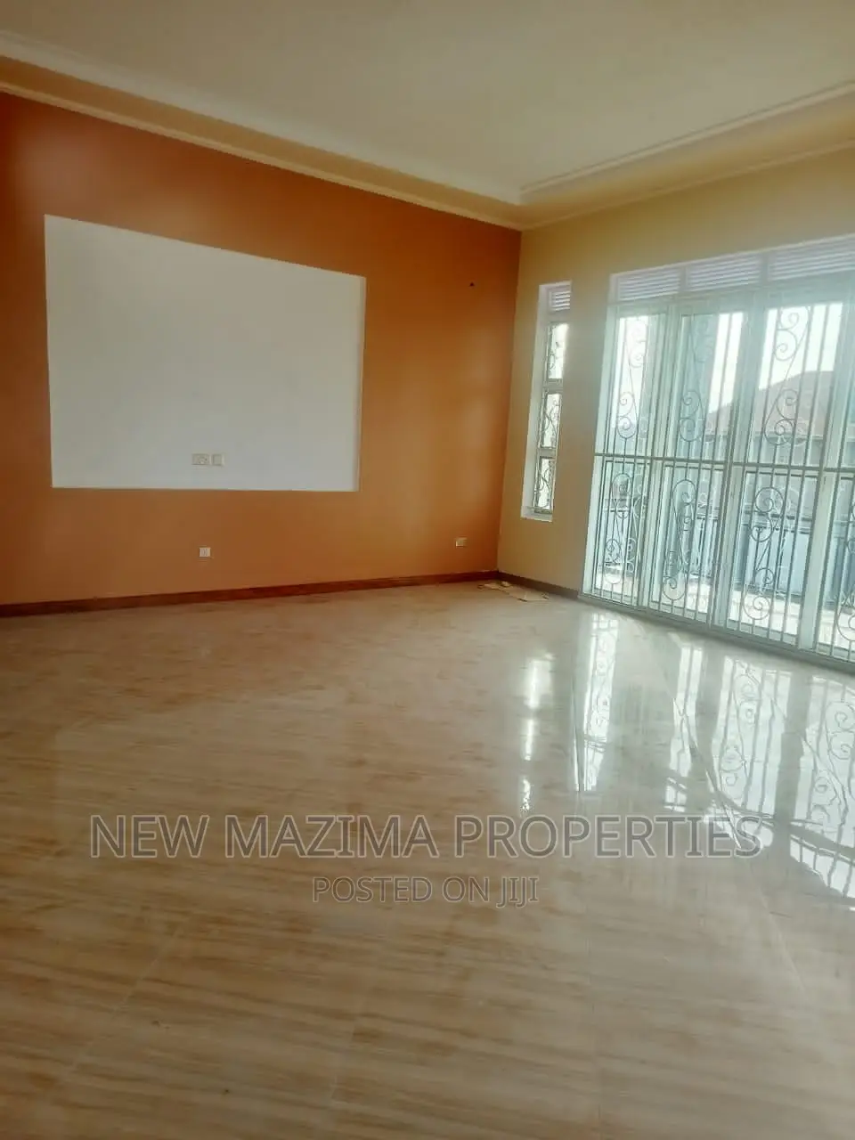 3bdrm Bungalow in Kitende Heights, Central Division for sale in Central Division