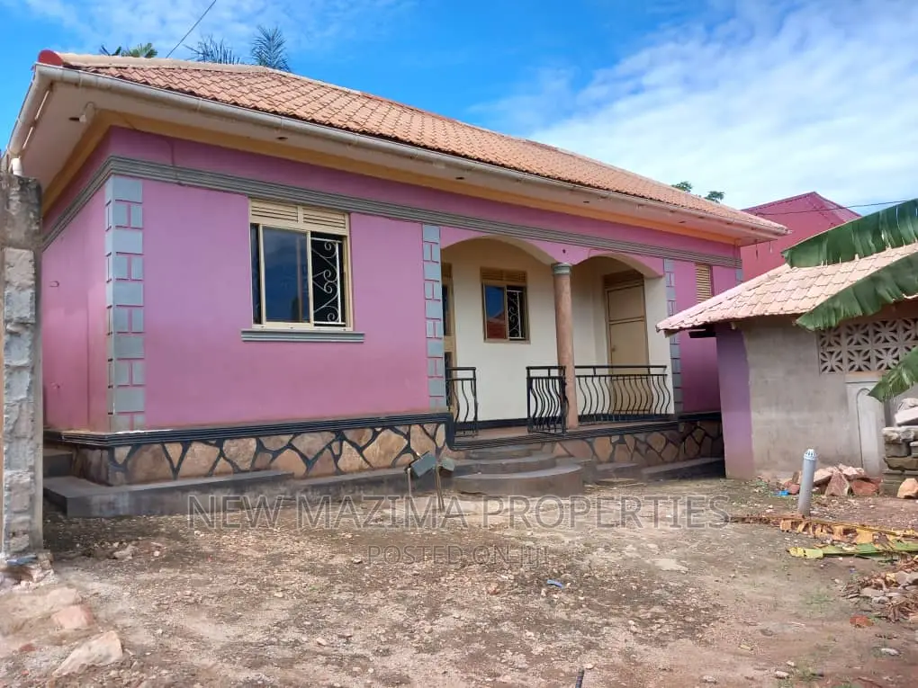 2bdrm Bungalow in Salaama Munyonyo, Central Division for sale in Central Division