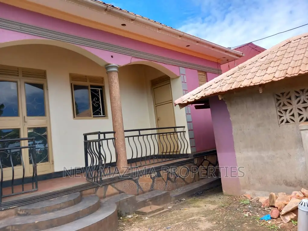 2bdrm Bungalow in Salaama Munyonyo, Central Division for sale in Central Division