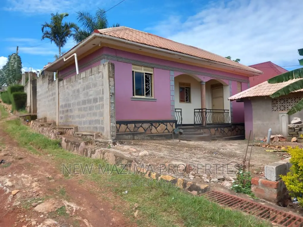 2bdrm Bungalow in Salaama Munyonyo, Central Division for sale in Central Division
