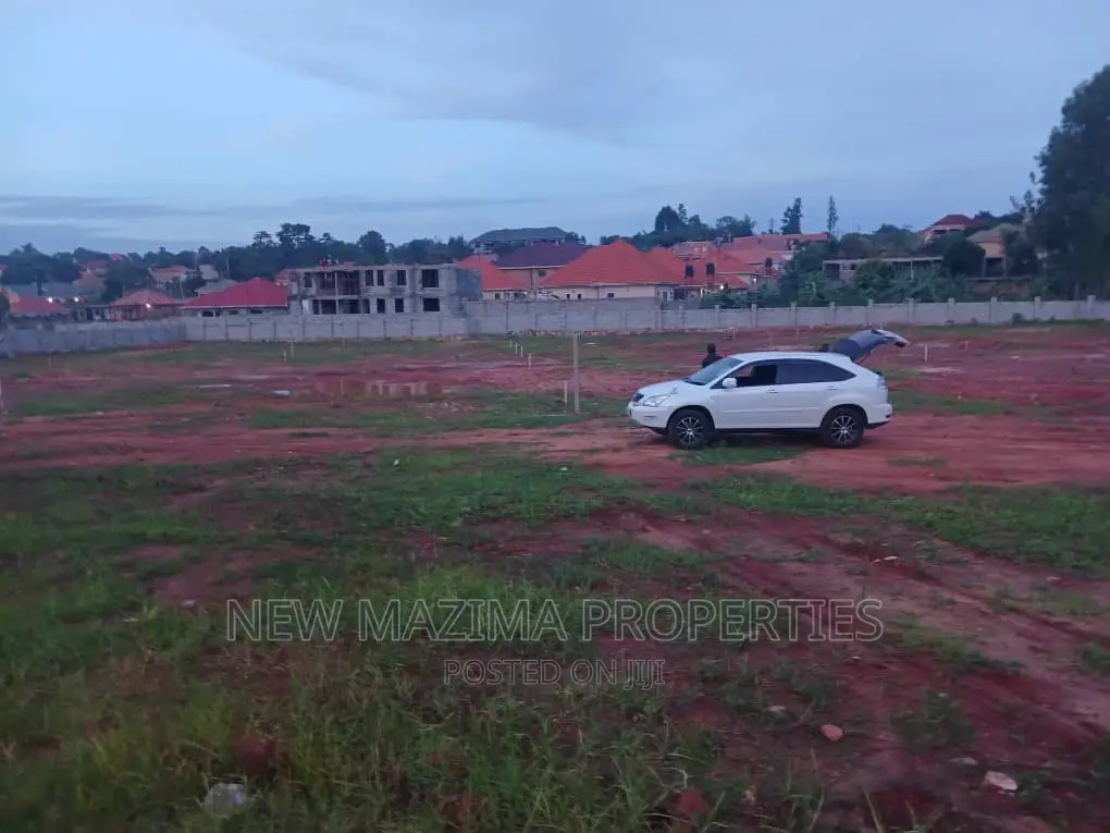 Very Beautiful Affordable Plots Quick Sale Bwebajja Ntebe Rd in Central Division