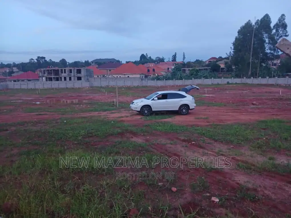Very Beautiful Affordable Plots Quick Sale Bwebajja Ntebe Rd in Central Division