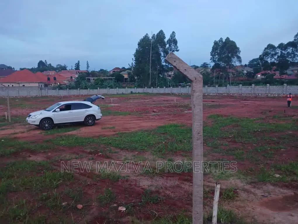 Very Beautiful Affordable Plots Quick Sale Bwebajja Ntebe Rd in Central Division