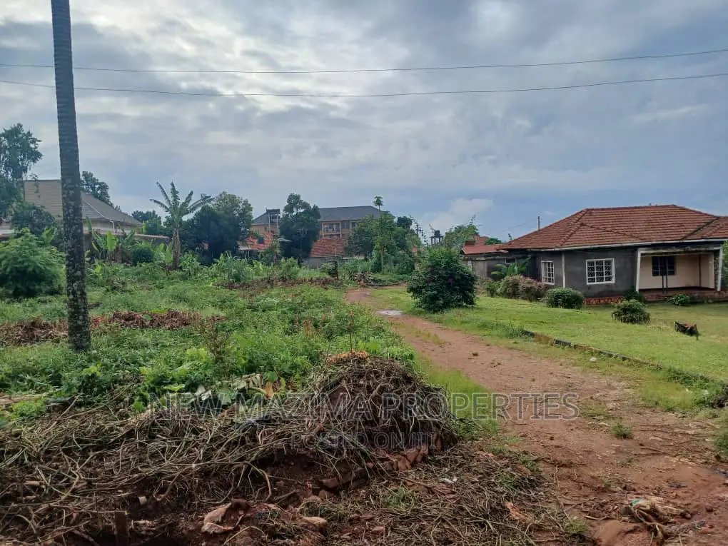 25 Decimals Plot Onquicksale Heart of Kabowa Gd 4 Apartments in Central Division