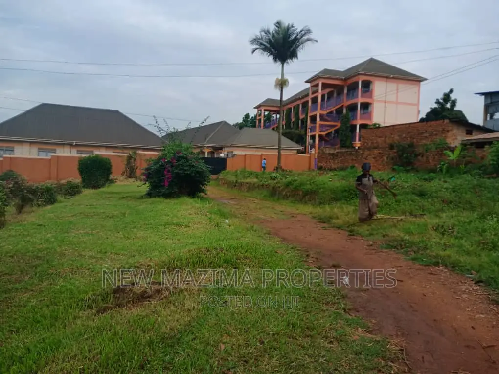 20 Decimals Plot on Quicksale in Heart of Kabowa Heights in Central Division