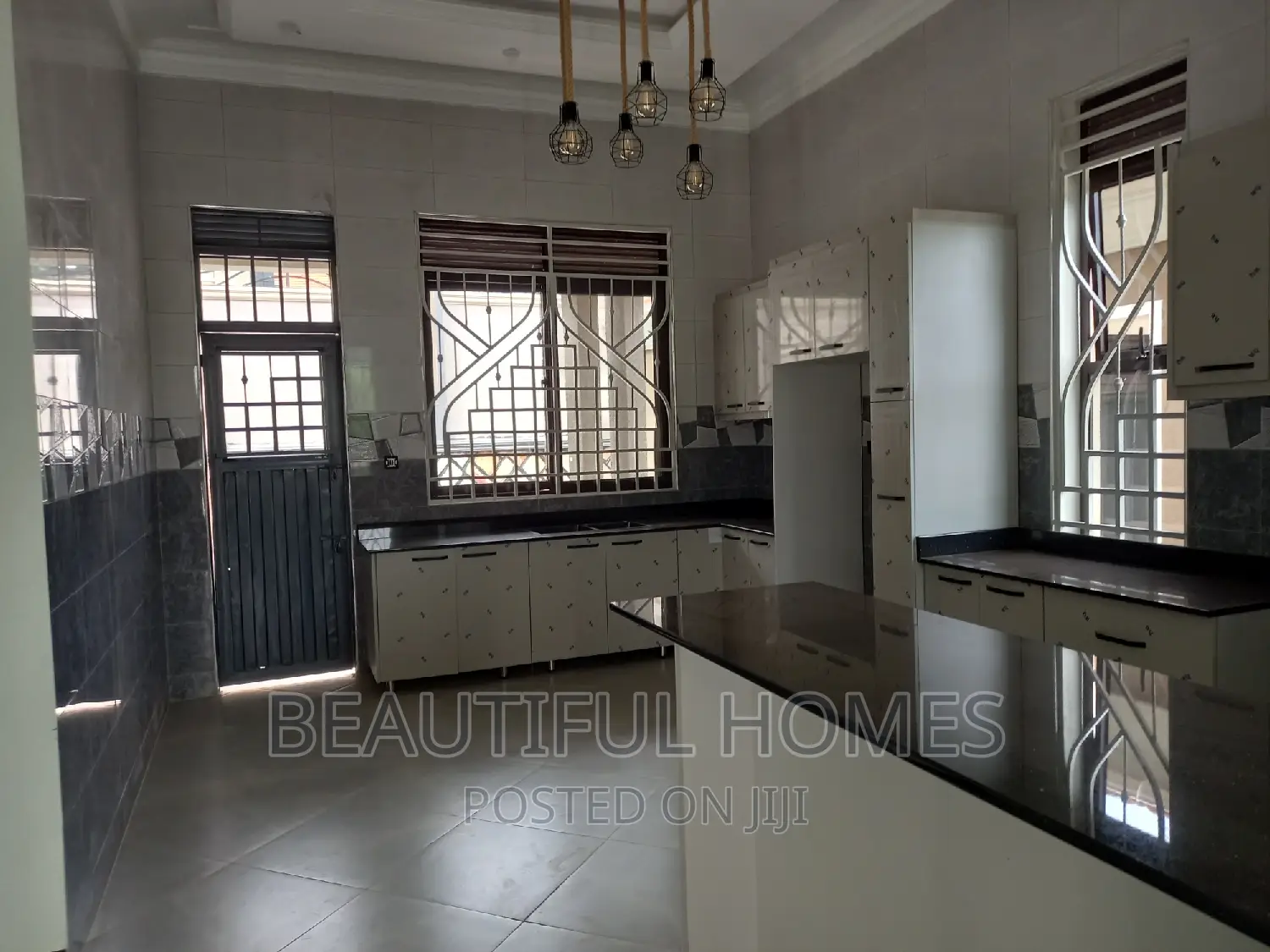 Furnished 4bdrm Bungalow in Kira Mamerito for sale in Kira
