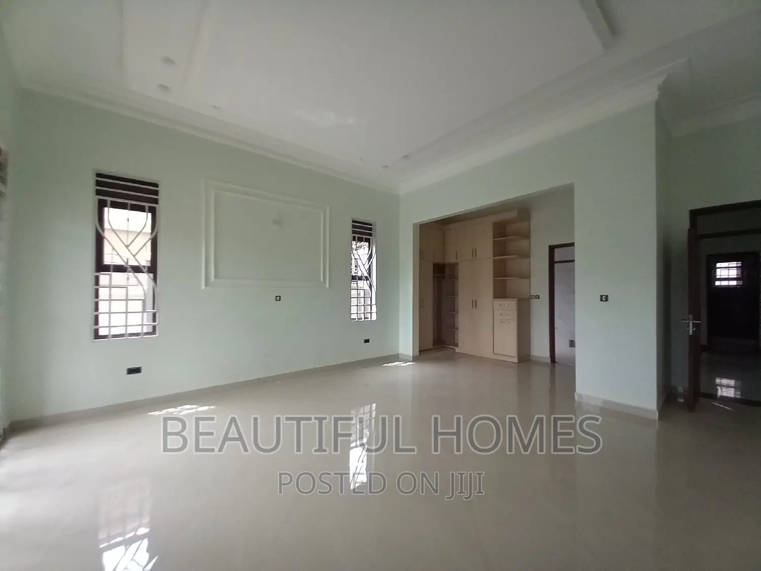 Furnished 5bdrm Mansion in Kira for sale in Kira