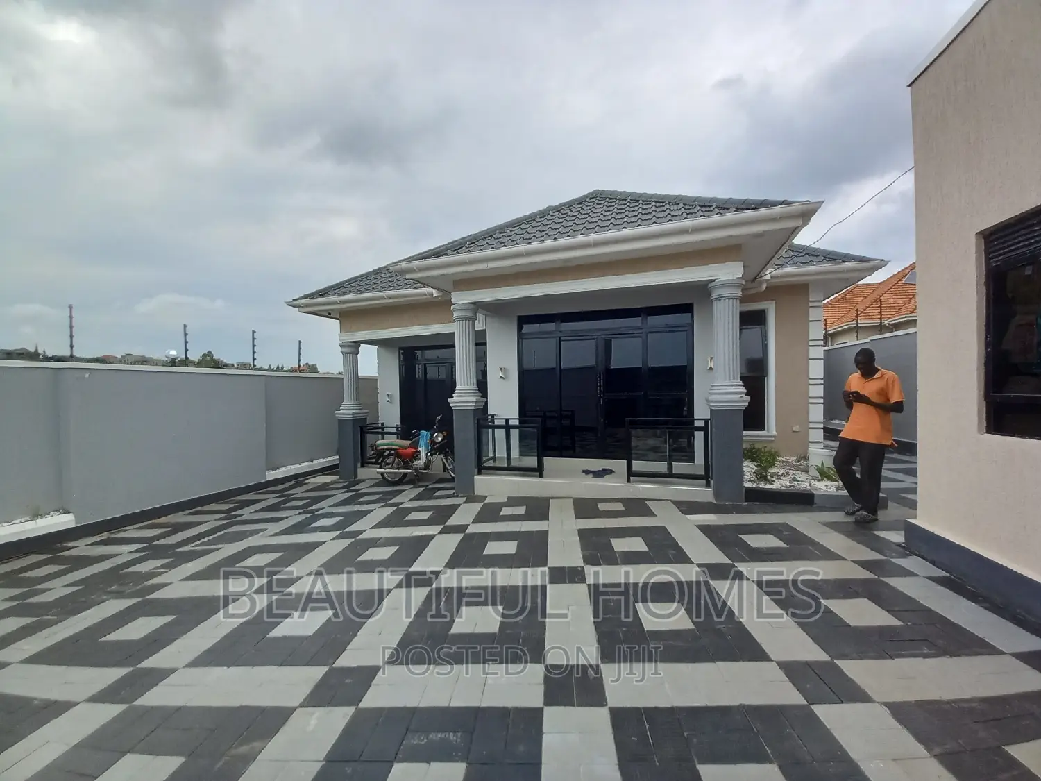 Furnished 3bdrm Bungalow in Kira for sale in Kira