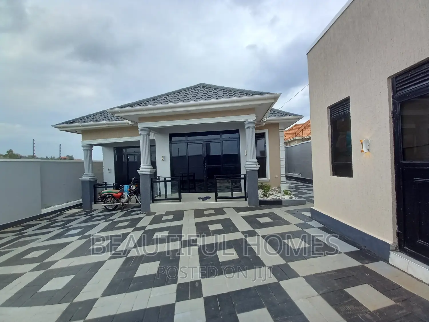 Furnished 3bdrm Bungalow in Kira for sale in Kira