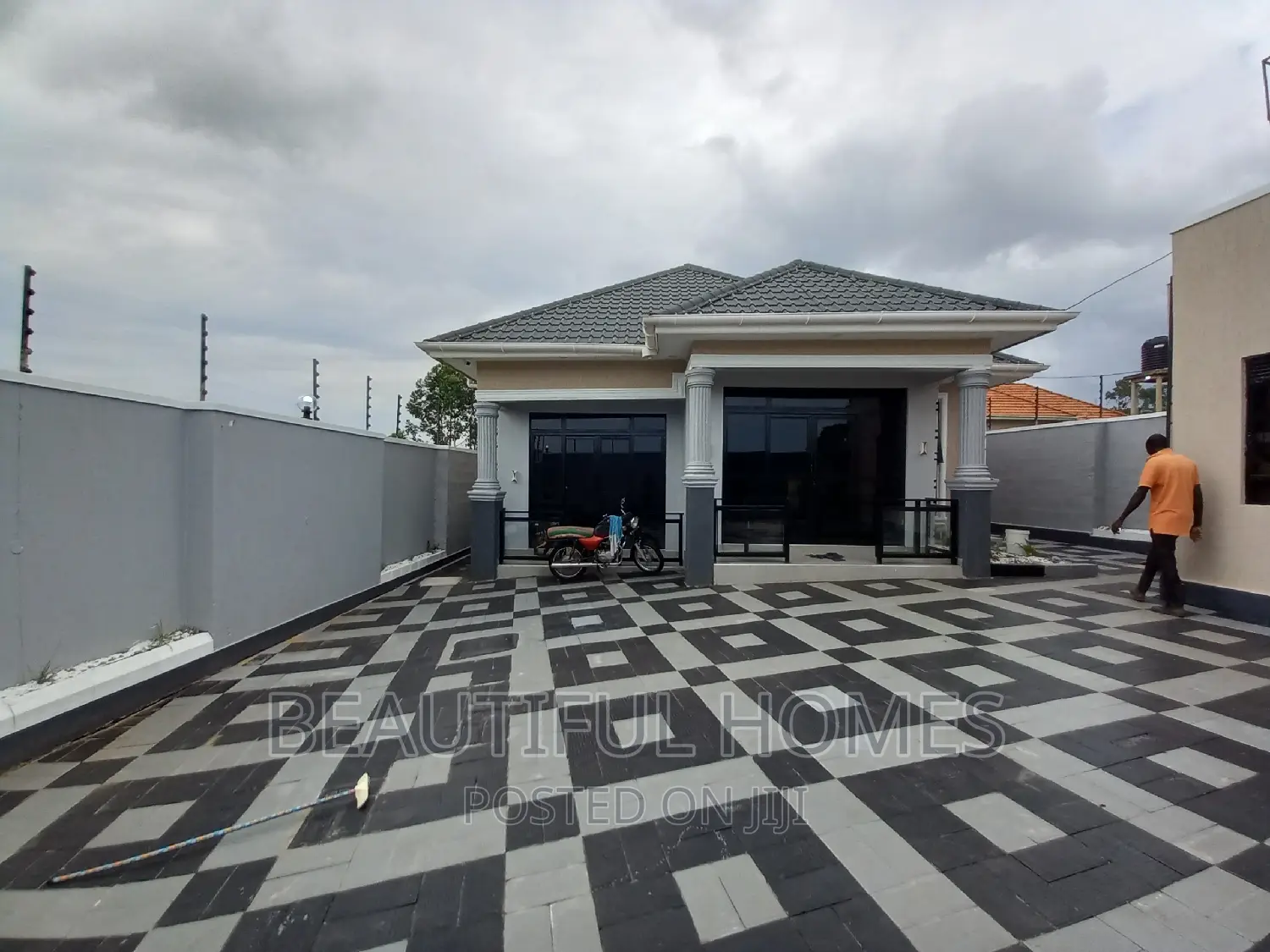 Furnished 3bdrm Bungalow in Kira for sale in Kira