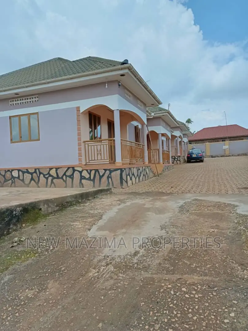 8bdrm House in Garuga Ntebe Rd, Central Division for sale in Central Division