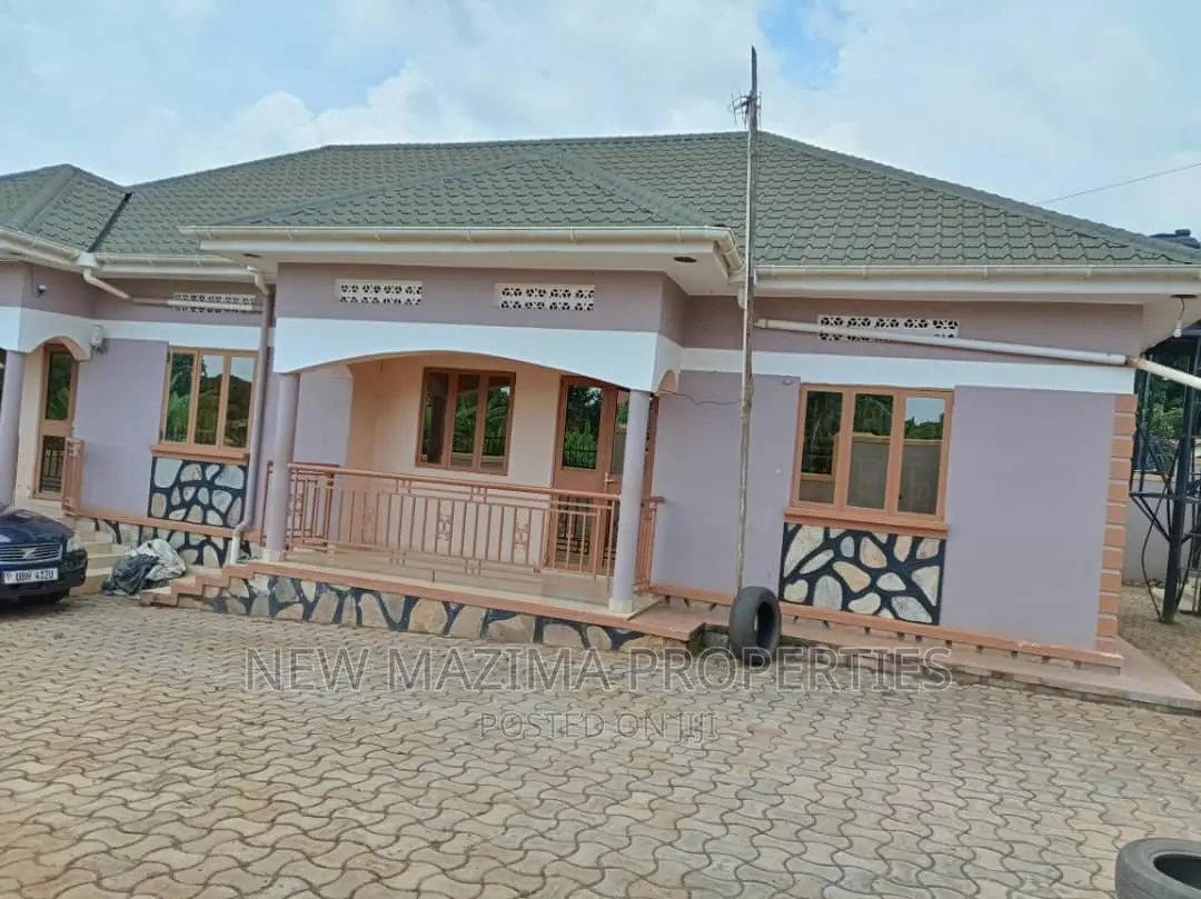 8bdrm House in Garuga Ntebe Rd, Central Division for sale in Central Division