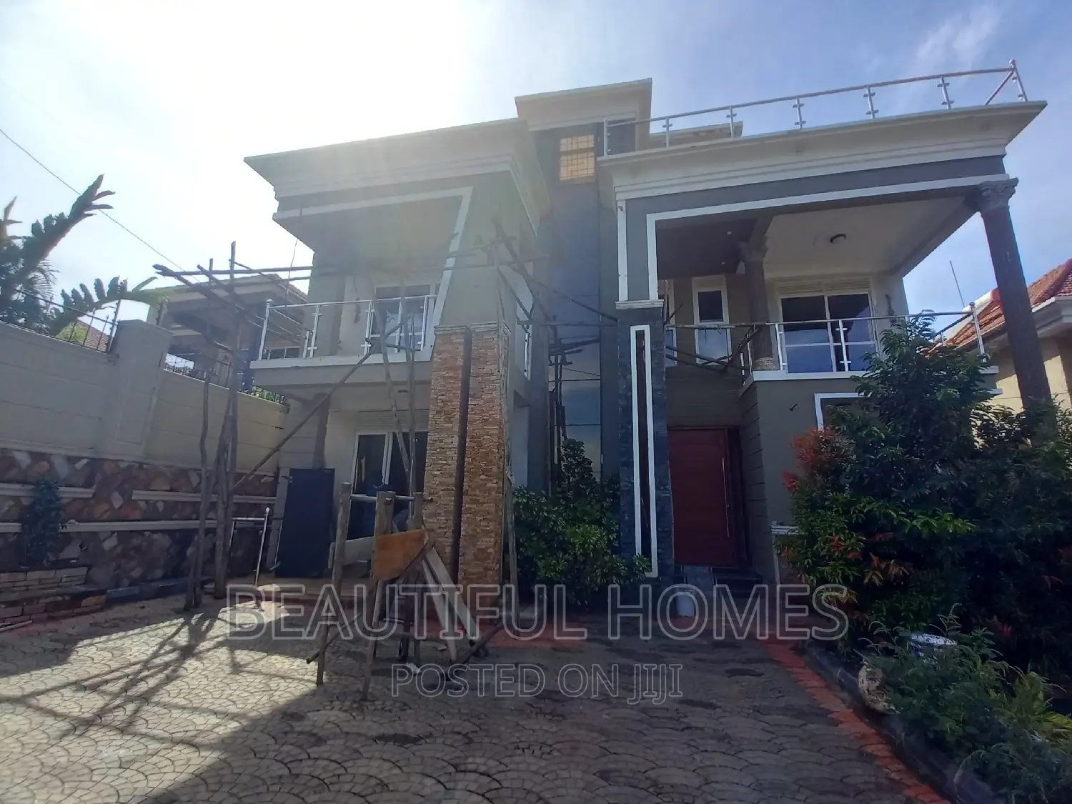 Furnished 5bdrm Duplex in Kira for sale in Kira