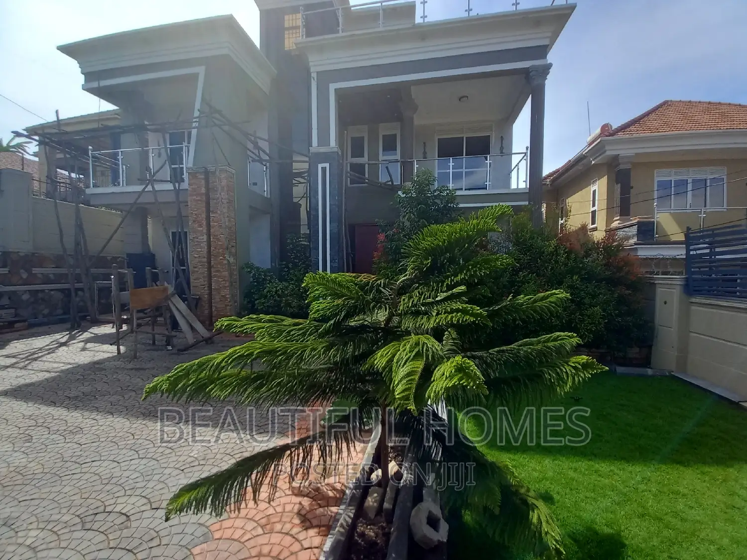 Furnished 5bdrm Duplex in Kira for sale in Kira