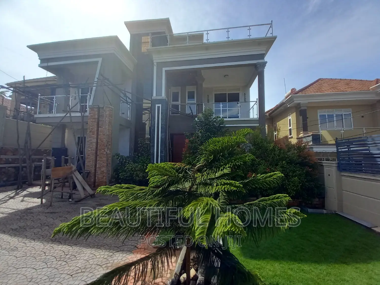 Furnished 5bdrm Duplex in Kira for sale in Kira