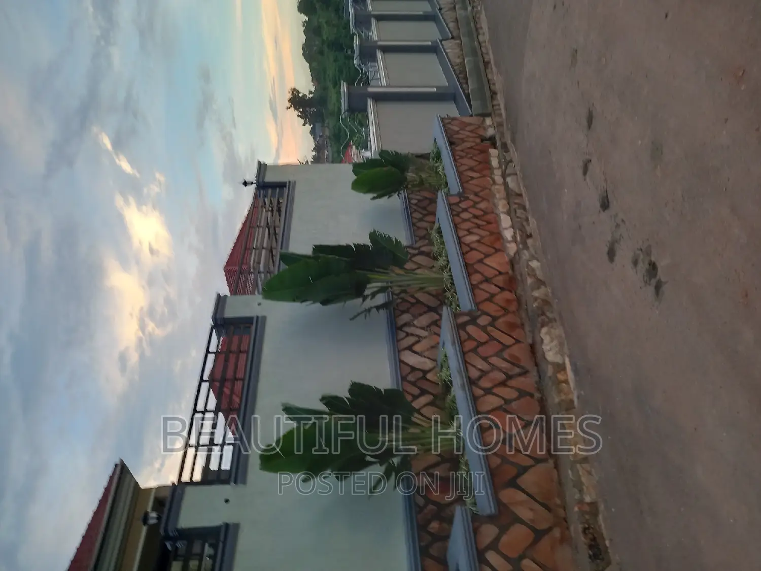 Furnished 6bdrm Duplex in Kira Posh for sale in Kira