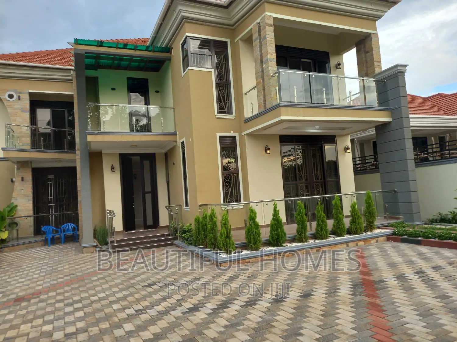 Furnished 6bdrm House in Kira Posh for sale in Kira