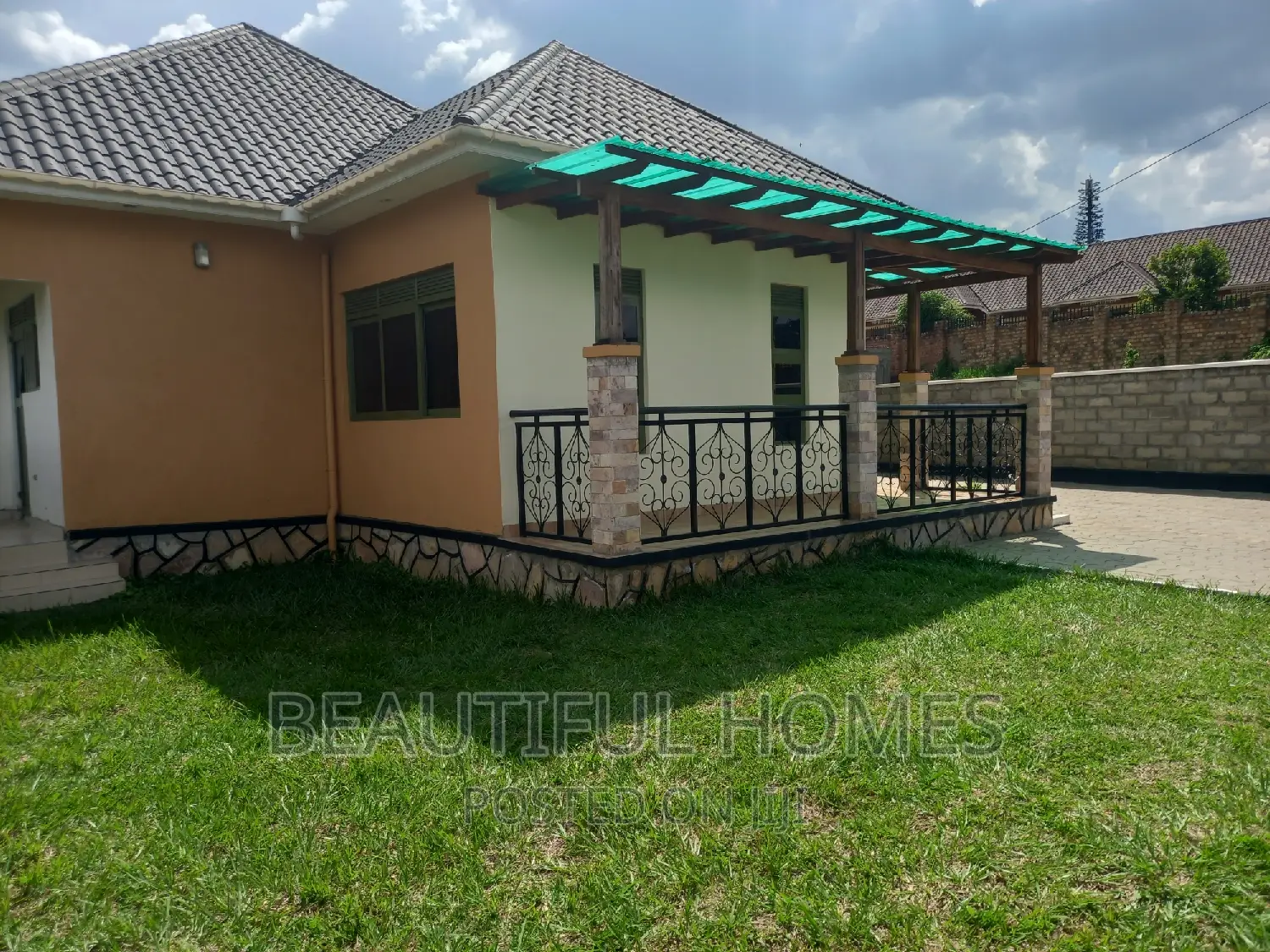 Furnished 4bdrm Bungalow in Kira for sale in Kira