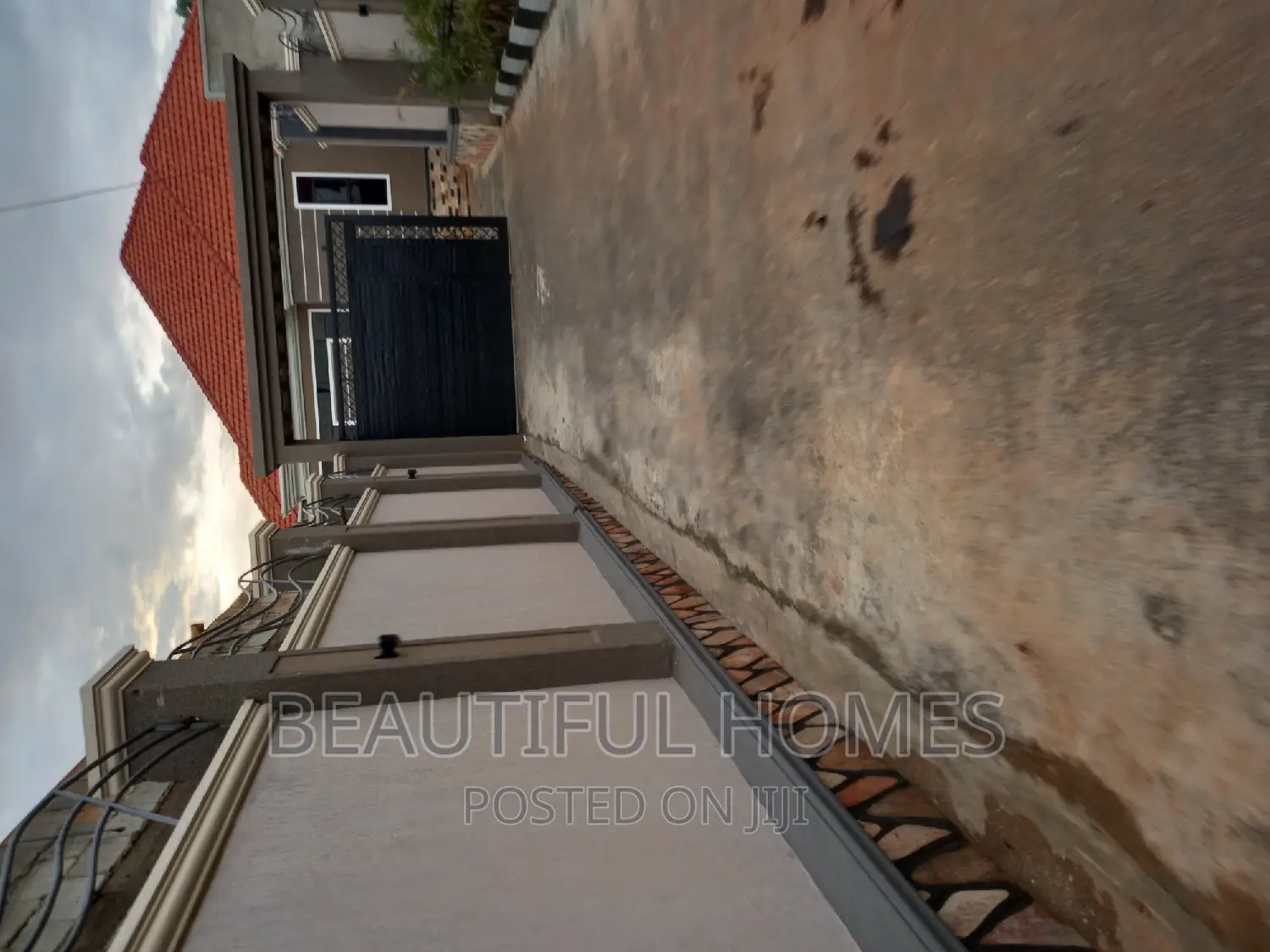 Furnished 6bdrm House in Kira Tarmacked for sale in Kira