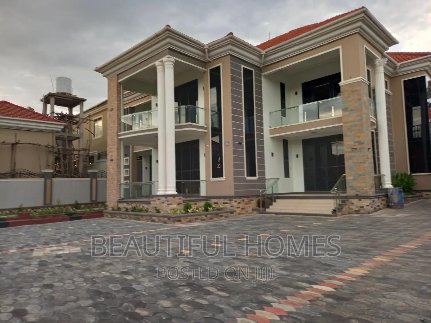 Furnished 6bdrm Duplex in Kira London Estate for sale in Kira
