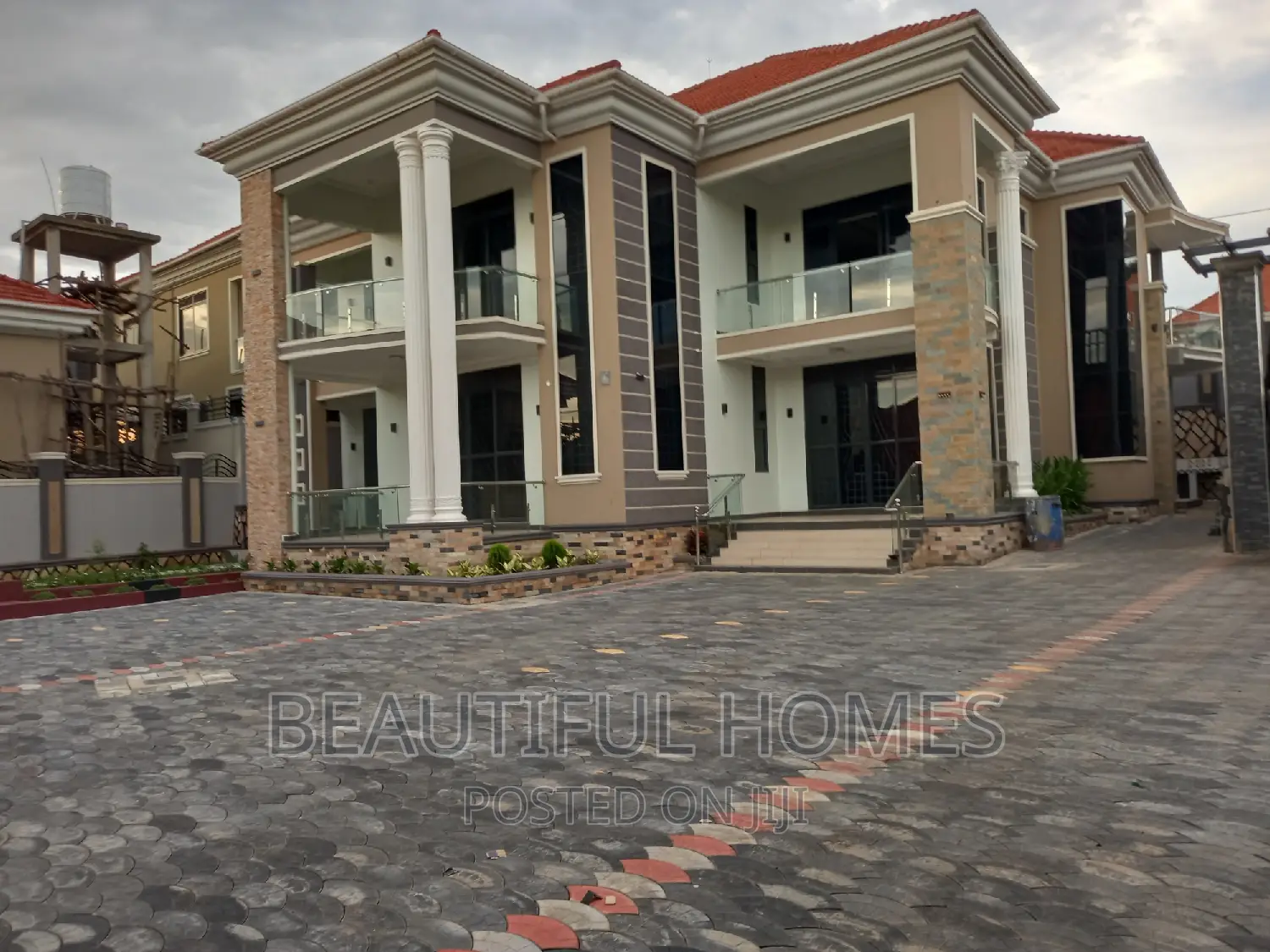 Furnished 6bdrm Duplex in Kira London Estate for sale in Kira