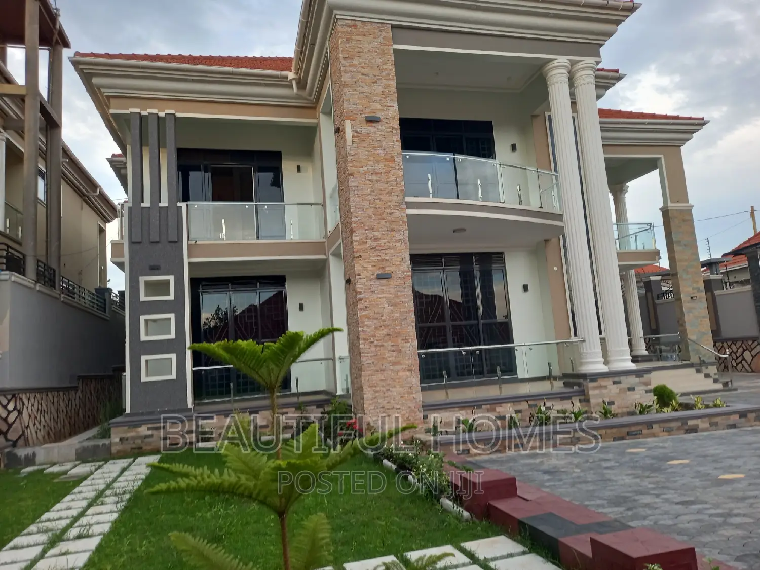 Furnished 6bdrm Duplex in Kira London Estate for sale in Kira