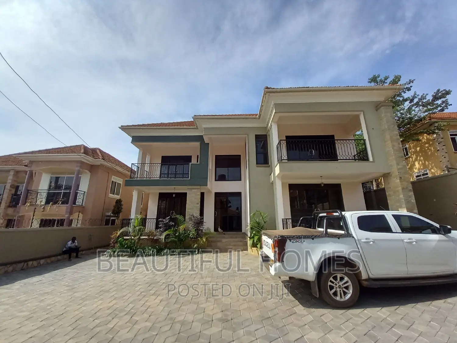 Furnished 6bdrm Duplex in Kira Tarmacked for sale in Kira