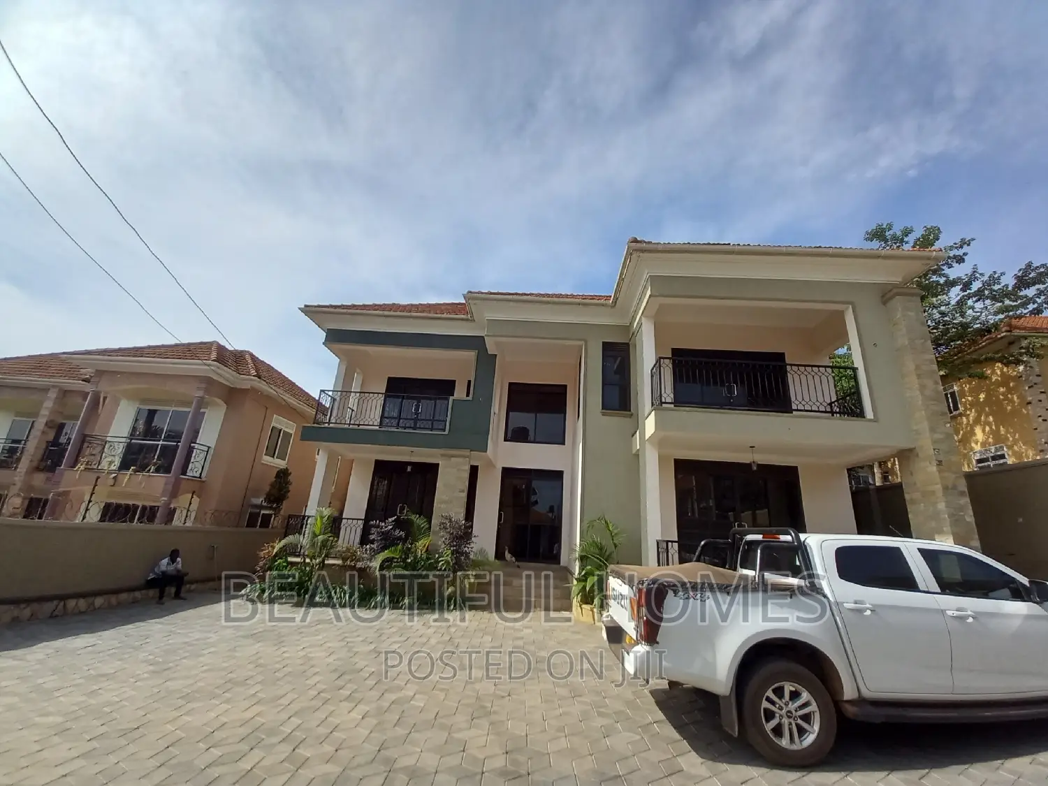 Furnished 6bdrm Duplex in Kira for sale in Kira