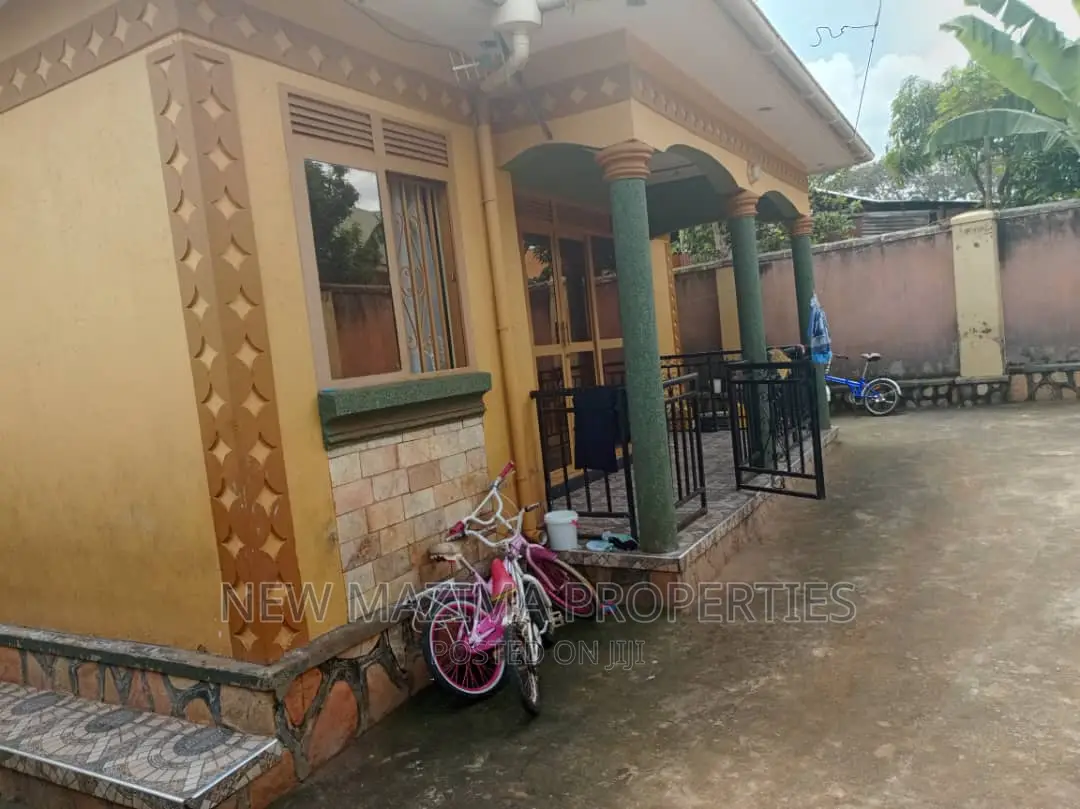 3bdrm Bungalow in Nansana Bujjuko, Central Division for sale in Central Division
