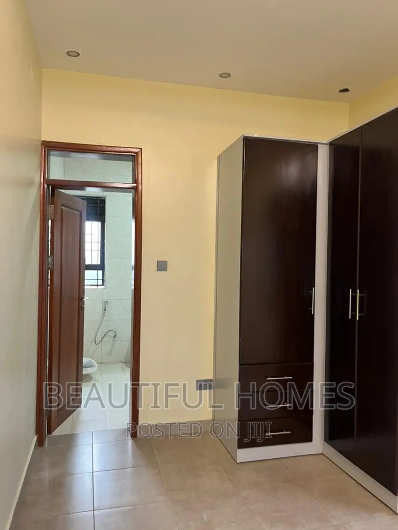 Furnished 6bdrm Duplex in Bwebajja Entebbe, Makindye for sale in Makindye