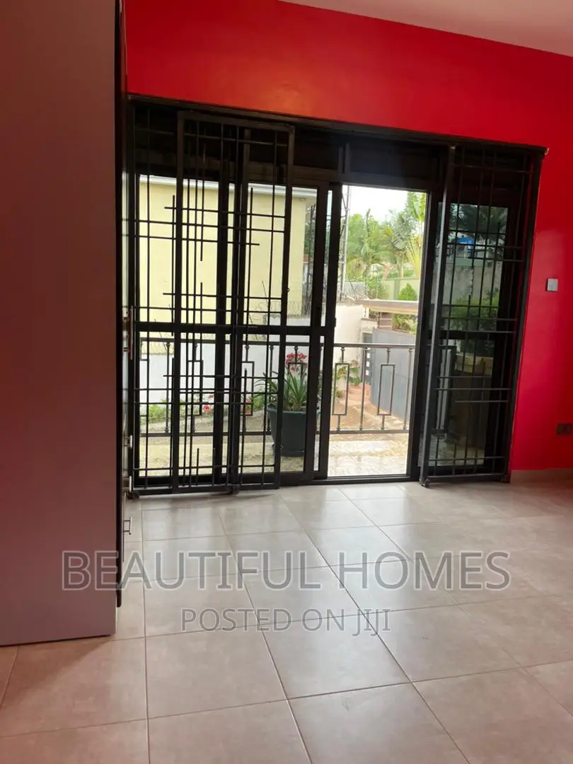 Furnished 6bdrm Mansion in Bwebajja Entebbe, Central Division for sale in Central Division