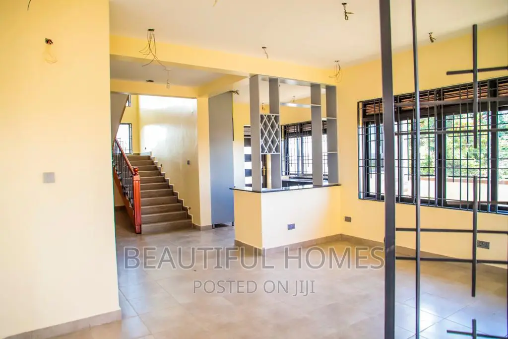 Furnished 6bdrm Mansion in Bwebajja Entebbe, Central Division for sale in Central Division