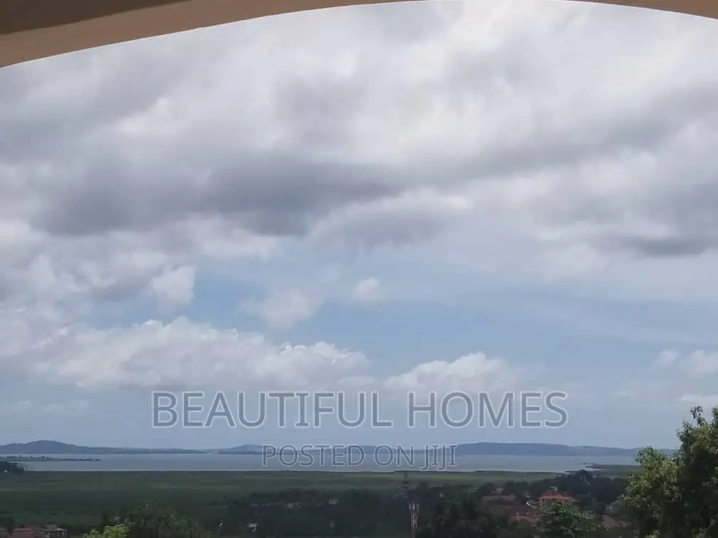 Furnished 5bdrm Duplex in Kajjansi Entebbe, Central Division for sale in Central Division