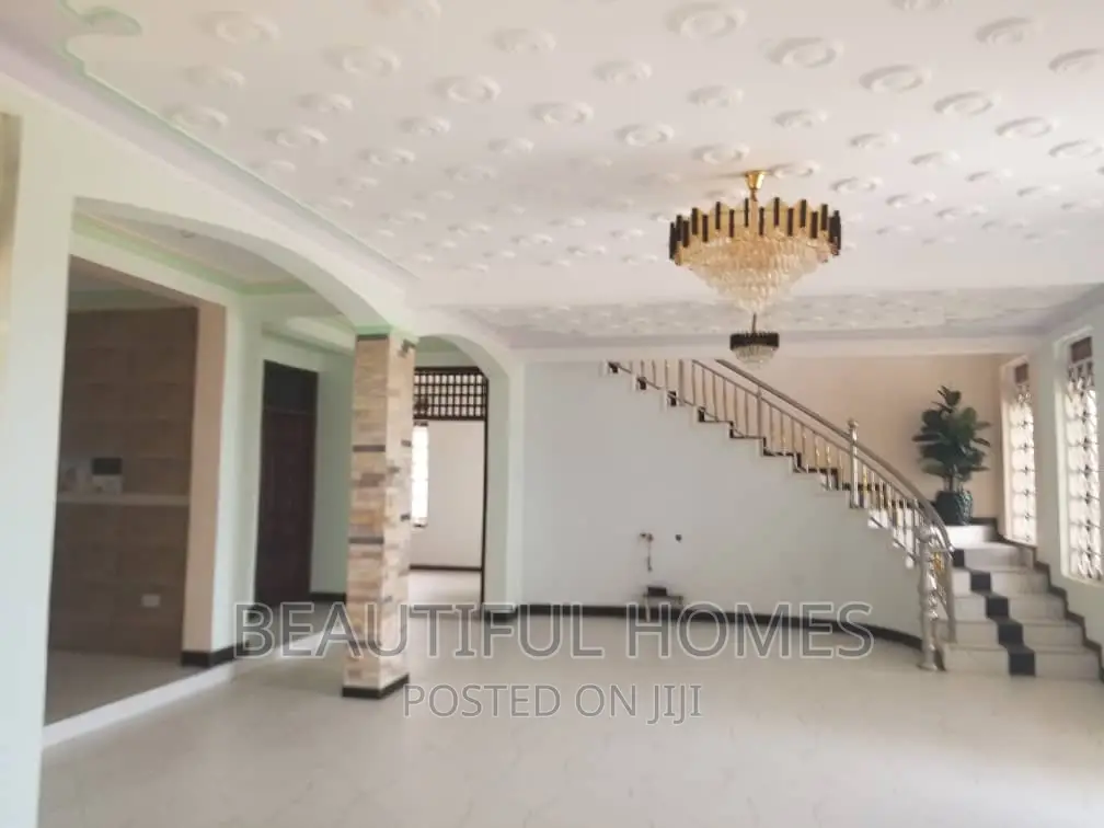 Furnished 5bdrm Duplex in Kajjansi Entebbe, Central Division for sale in Central Division