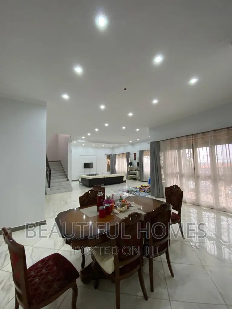 Furnished 5bdrm Duplex in Kitenda Entebbe Road, Central Division in Central Division