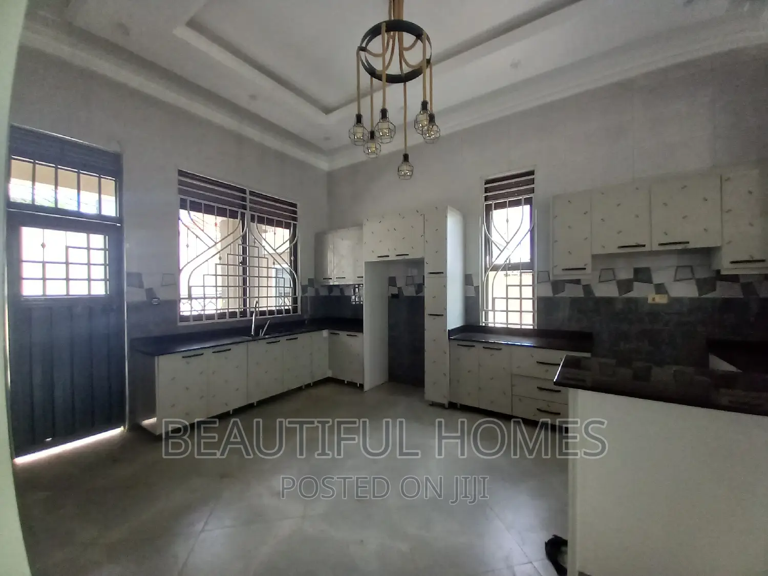 Furnished 5bdrm Mansion in Kira First Class for sale in Kira