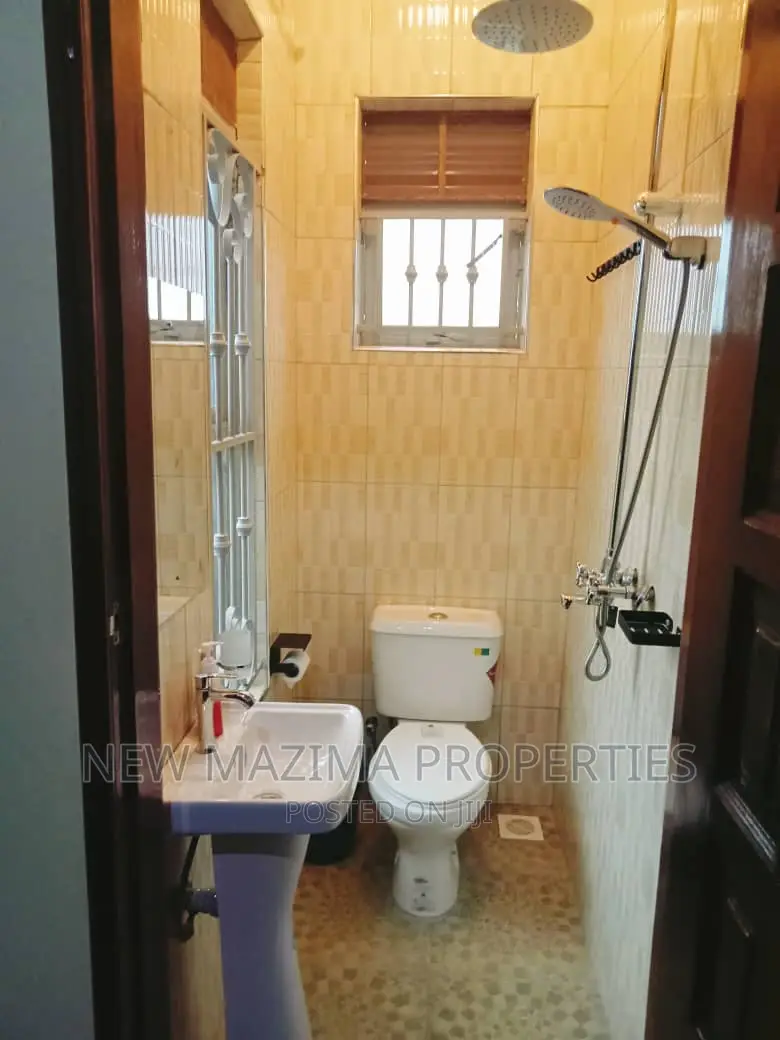 Furnished 3bdrm Bungalow in After Munyonyo In, Central Division in Central Division