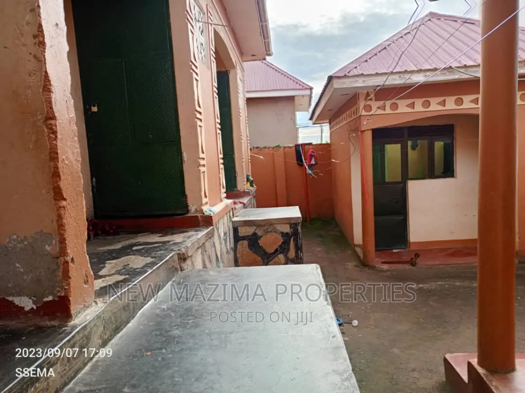 5bdrm House in Bulenga Town, Central Division for sale in Central Division