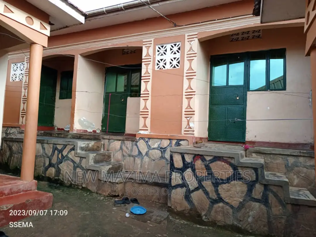 5bdrm House in Bulenga Town, Central Division for sale in Central Division