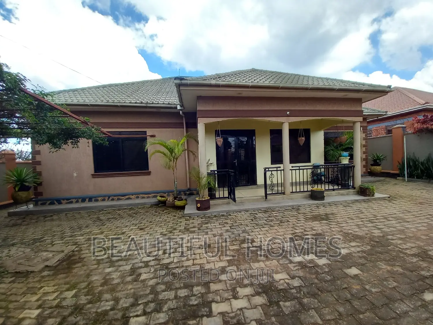 Furnished 4bdrm House in Kira for sale in Kira